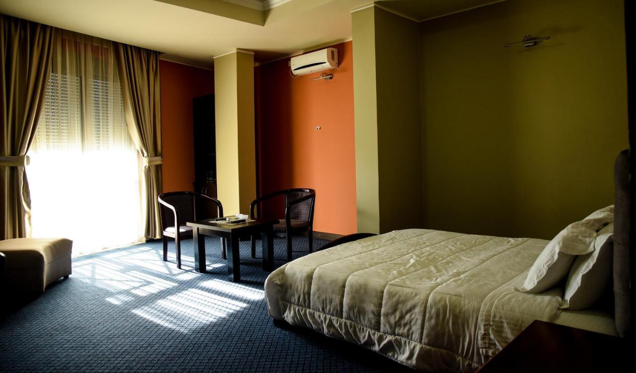 Imperial Hotel Ih Ελβασάν Εξωτερικό φωτογραφία