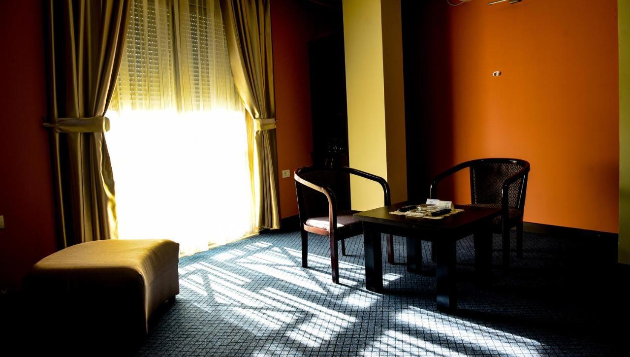 Imperial Hotel Ih Ελβασάν Εξωτερικό φωτογραφία