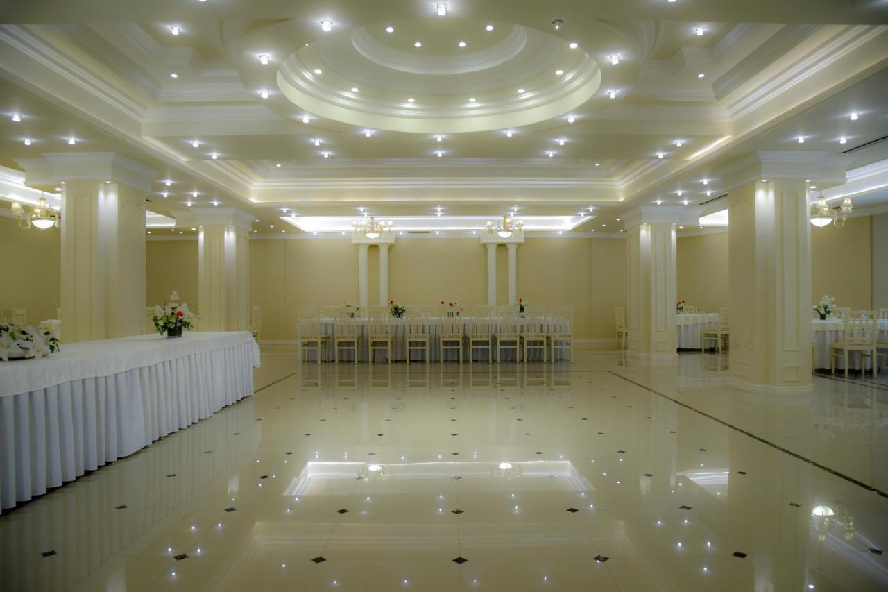 Imperial Hotel Ih Ελβασάν Εξωτερικό φωτογραφία