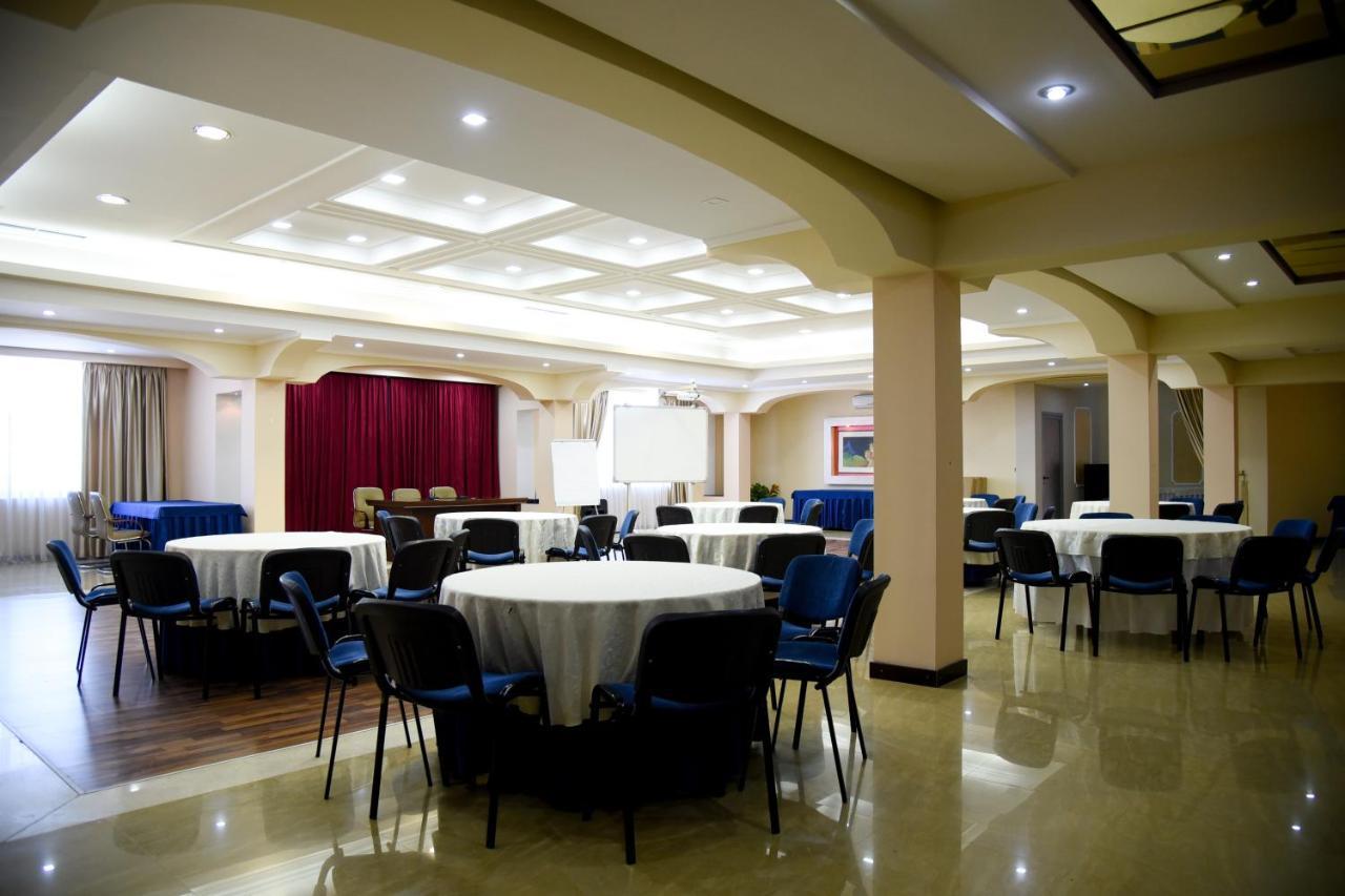Imperial Hotel Ih Ελβασάν Εξωτερικό φωτογραφία